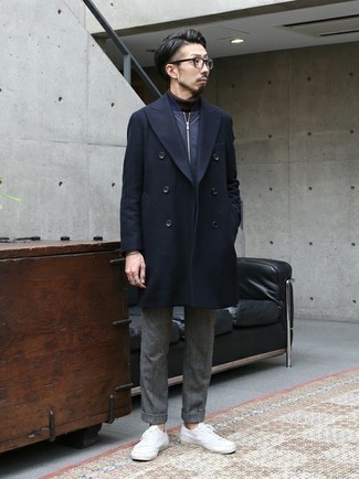 Какие брюки чинос носить с синим бомбером