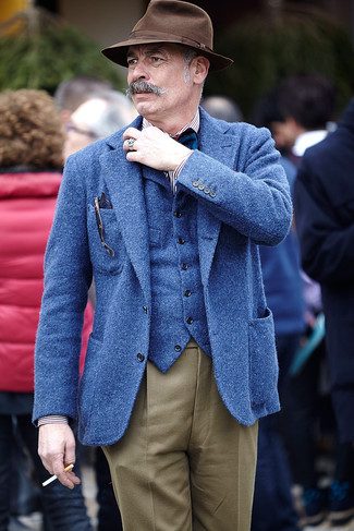 С чем носить синий галстук-бабочку мужчине