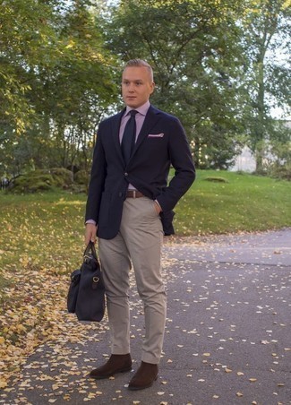 С чем носить синий портфель