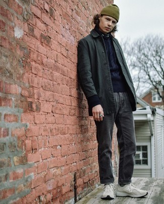 С чем носить синий вязаный свитер мужчине