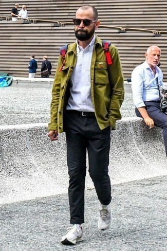 С чем носить синий рюкзак из плотной ткани мужчине