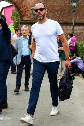 С чем носить синий портфель из плотной ткани