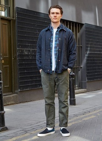 С чем носить синие слипоны из плотной ткани мужчине