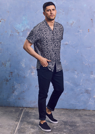 С чем носить синие слипоны из плотной ткани мужчине