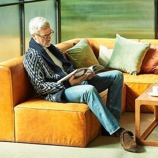 Какие ботинки дезерты носить с синим кардиганом