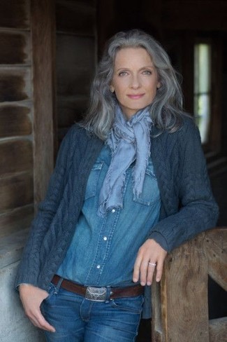 С чем носить синий кардиган женщине