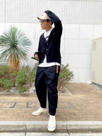 С чем носить синий кардиган мужчине