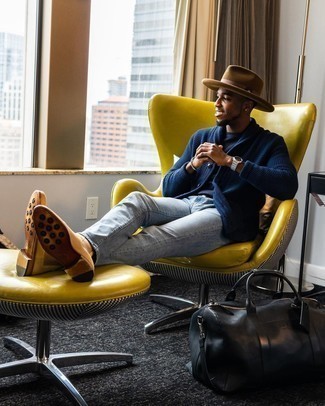 Как носить синий кардиган с голубыми джинсами мужчине