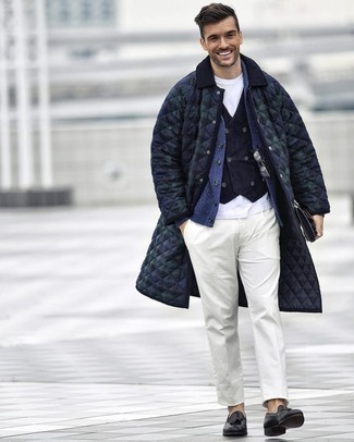 Какие жилеты носить с синим кардиганом