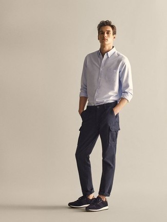 Какие кроссовки носить с синими брюками карго