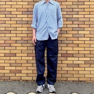 Какие кроссовки носить с синими брюками карго