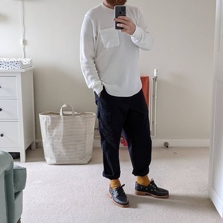 С чем носить синие брюки карго