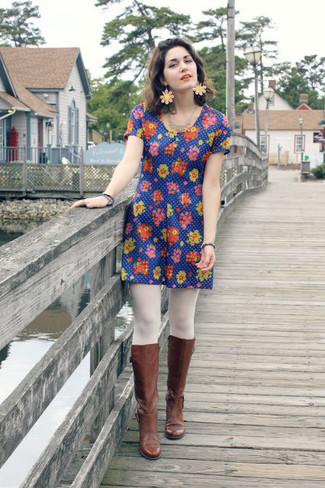 С чем носить синее повседневное платье