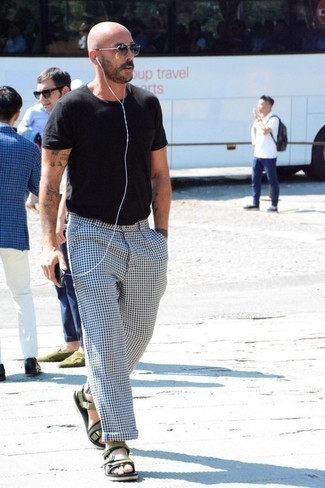 С чем носить синие брюки чинос в клетку