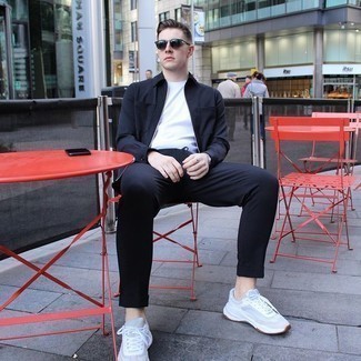 Какие кроссовки носить с синими брюками чинос