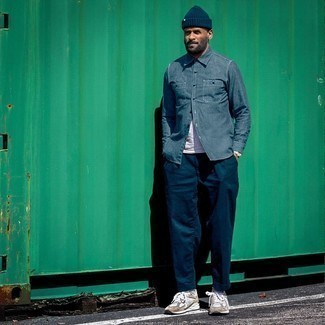 Какие кроссовки носить с синими брюками чинос