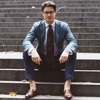 Как носить синие брюки чинос с синим пиджаком