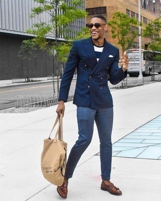 Как носить синие брюки чинос с синим пиджаком