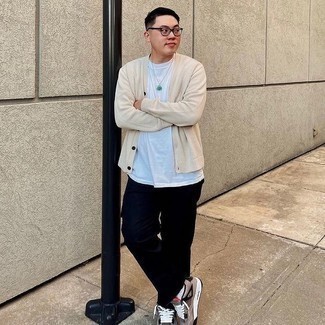 Какие кардиганы носить с синими брюками чинос
