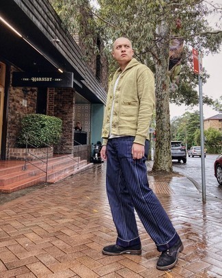 Какие кардиганы носить с синими брюками чинос