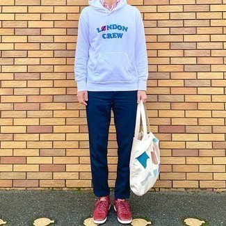 Какой худи носить с синими брюками чинос