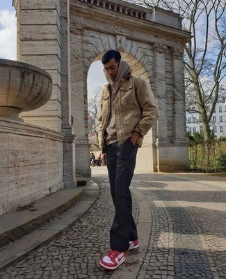 Какой худи носить с синими брюками чинос