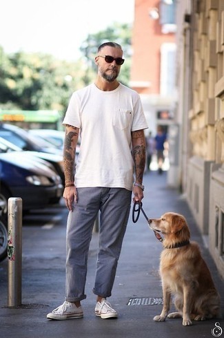 Какие низкие кеды носить с синими брюками чинос