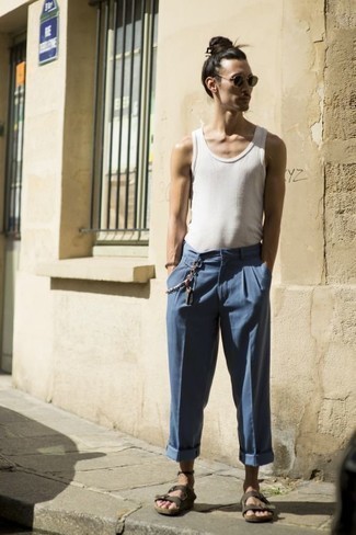 Какие сандалии носить с синими брюками чинос