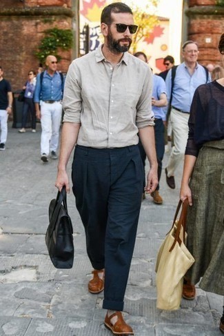 Какие сандалии носить с синими брюками чинос