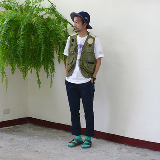 Какие сандалии носить с синими брюками чинос