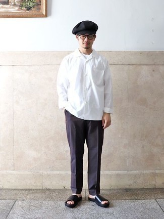 Какие сандалии носить с синими брюками чинос