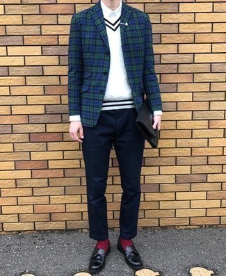 Какие трикотажные жилеты носить с синими брюками чинос