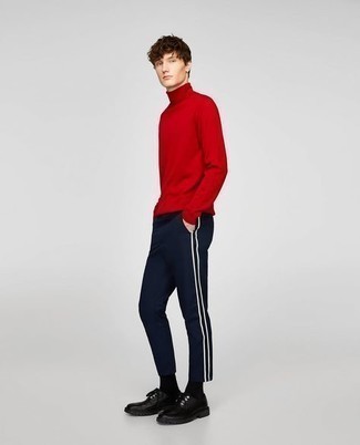 Какие водолазки носить с синими брюками чинос