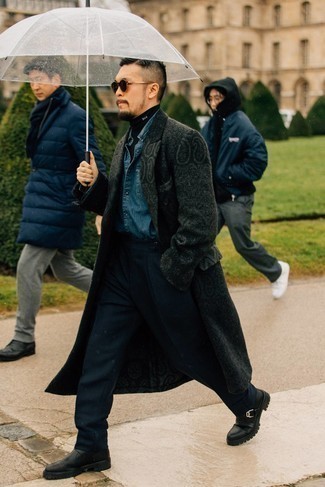 Какие водолазки носить с синими брюками чинос