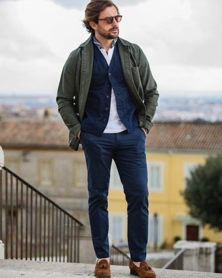 Какие жилеты носить с синими брюками чинос