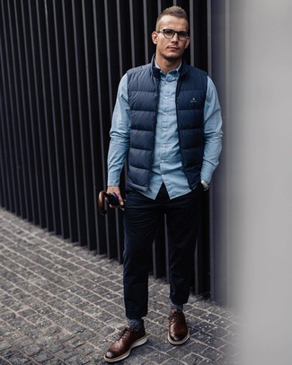 С чем носить синие вельветовые джинсы мужчине