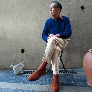 С чем носить синий свитер с круглым вырезом мужчине