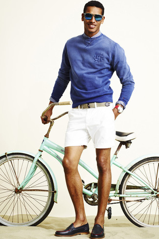 Какие лоферы носить с синим свитером с круглым вырезом мужчине