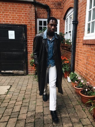 Как носить синюю джинсовую куртку с черными кожаными ботинками челси мужчине