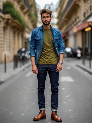 Какие повседневные ботинки носить с синей джинсовой курткой мужчине