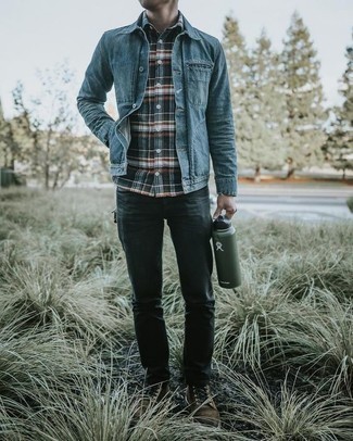 Как носить синюю джинсовую куртку с серыми джинсами мужчине