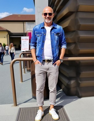 С чем носить синюю джинсовую куртку мужчине