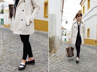 Какие плащи носить с синей джинсовой курткой женщине