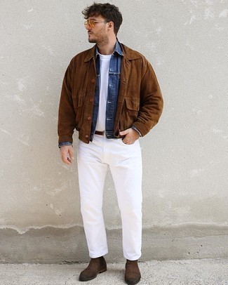 Как носить синюю джинсовую куртку с белыми джинсами мужчине
