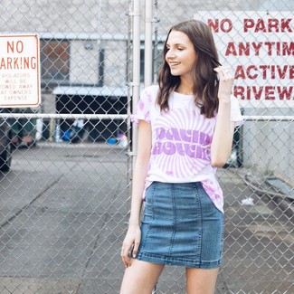 С чем носить синюю джинсовую мини-юбку