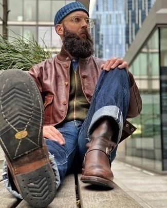 Какие бомберы носить с синей джинсовой рубашкой мужчине