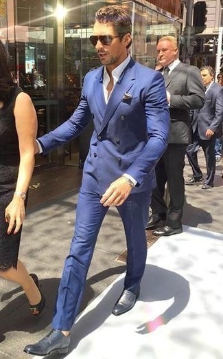 Какие костюмы носить с синими туфлями дерби