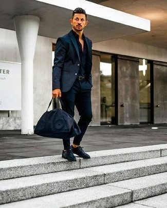 Какие костюмы носить с синими туфлями дерби