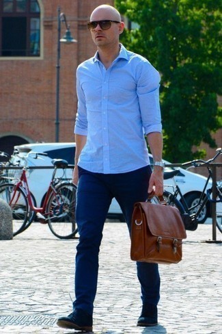 С чем носить синие ботинки дезерты