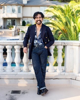 Какие ботинки челси носить с синим двубортным пиджаком мужчине